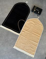 siyah-bej isme özel kalpli seccade seti üçgen biyeli 3