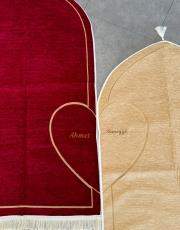 kırmızı - bej isme özel kalpli seccade seti üçgen biyeli 2