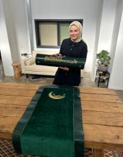 zümrüt yeşili çantalı süper lüks seccade - 1 8