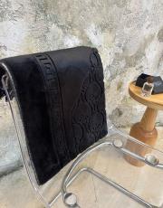 siyah deri astarlı baskılı peluş lüks seccade 7