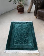 yeşil deri astarlı baskılı peluş lüks seccade 3