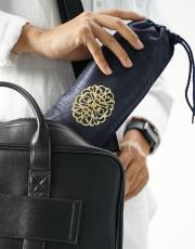 lacivert baskılı silindir çantalı  seccade 2