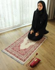 bordo baskılı silindir çantalı  seccade 3